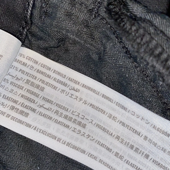 Hollister skinny jeans size 25/32 long - Picture 2 of 9